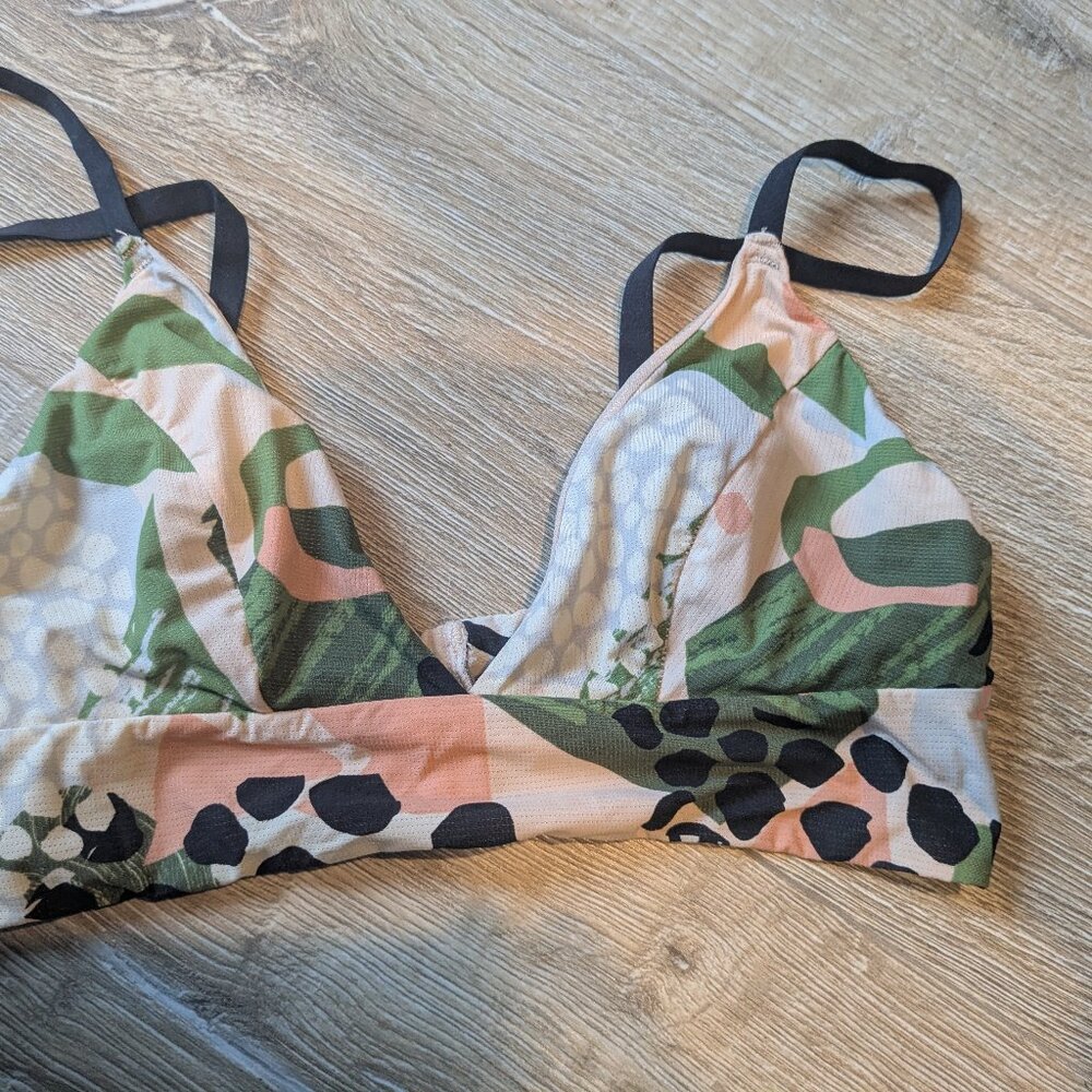 Stance Bralette Triangle V Neck